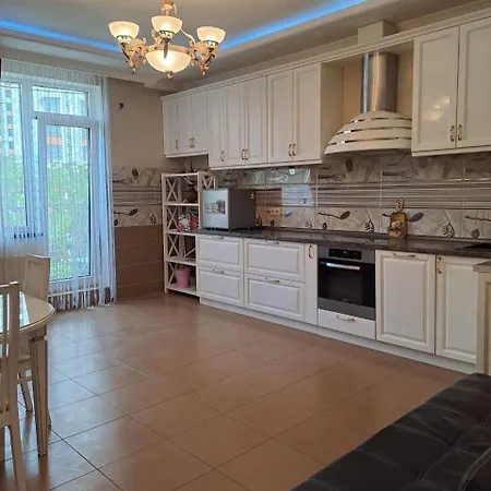 аркадия 4 этаж не шахедная тихая сторона Apartman Odessza