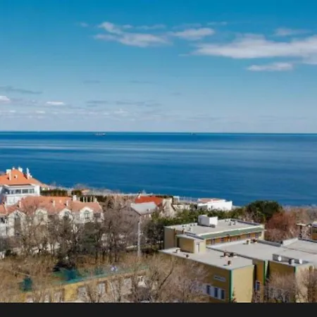 просторные в 2 жемчужине аркадия - 2 спальни, тихий двор и укрытие Apartment